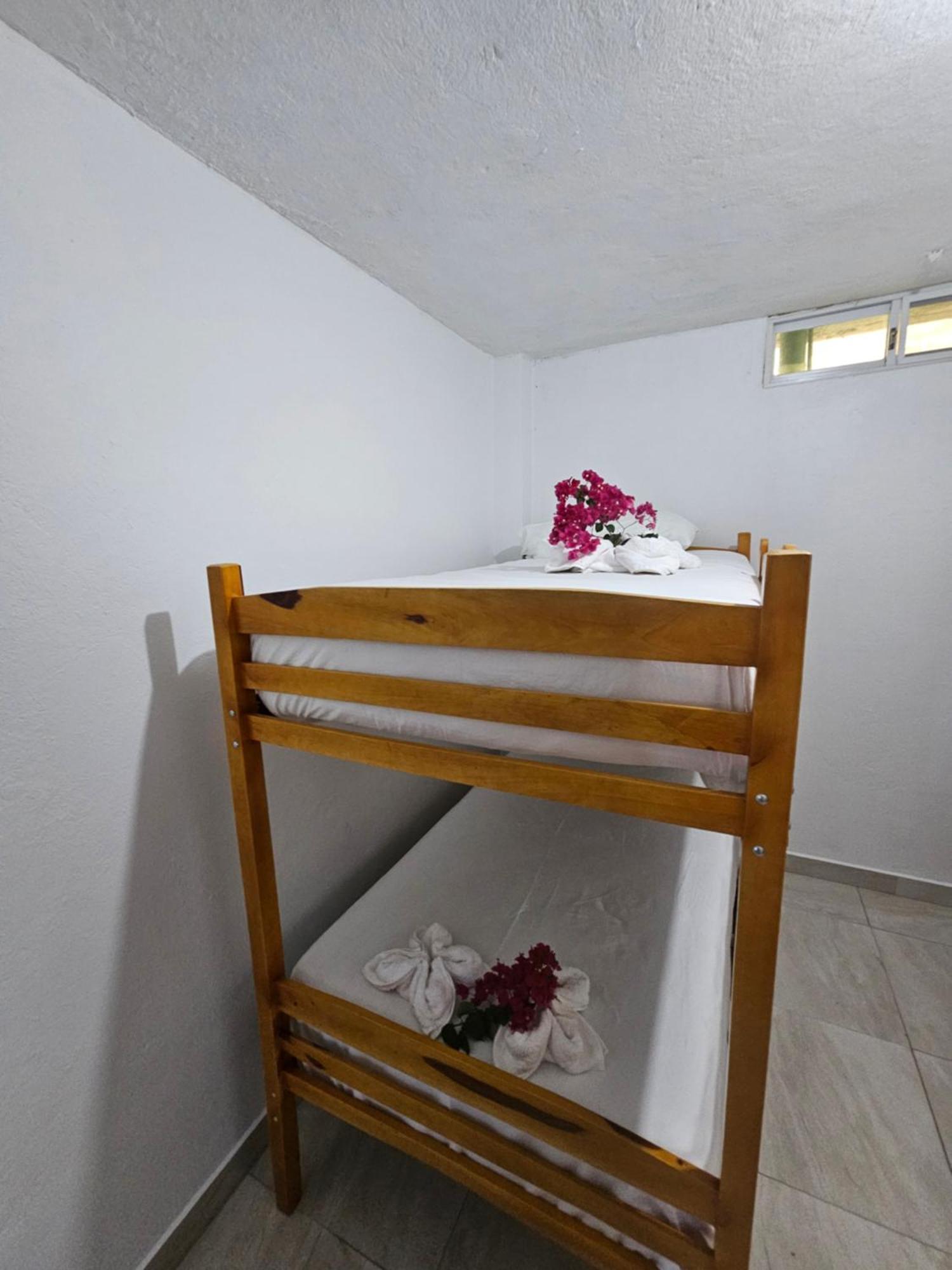 Lovely Inn San Cristóbal Ngoại thất bức ảnh