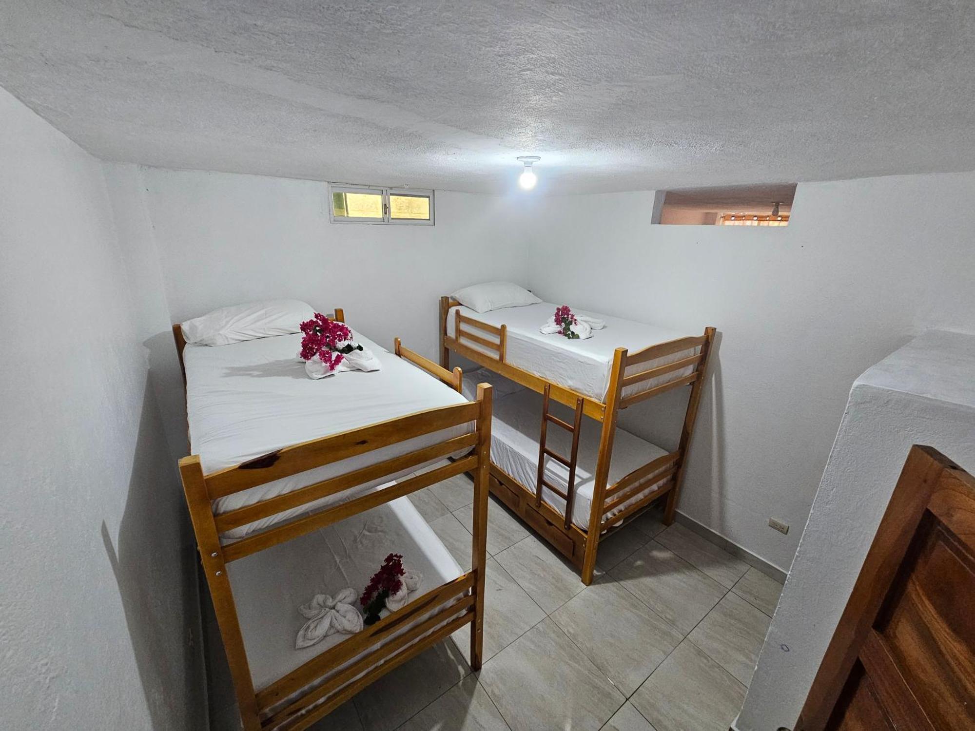 Lovely Inn San Cristóbal Ngoại thất bức ảnh